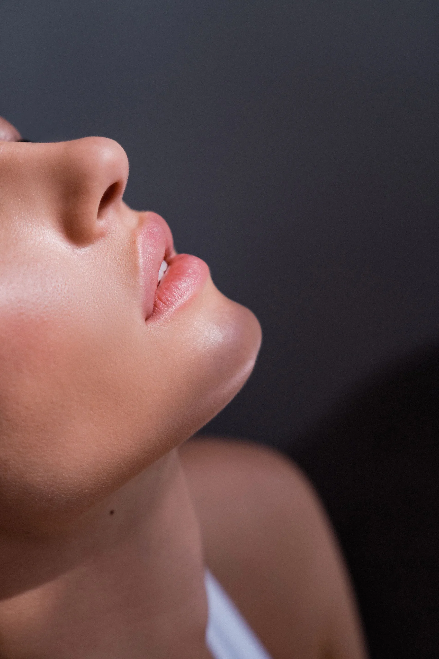 Chin contouring and jawline aesthetics profile